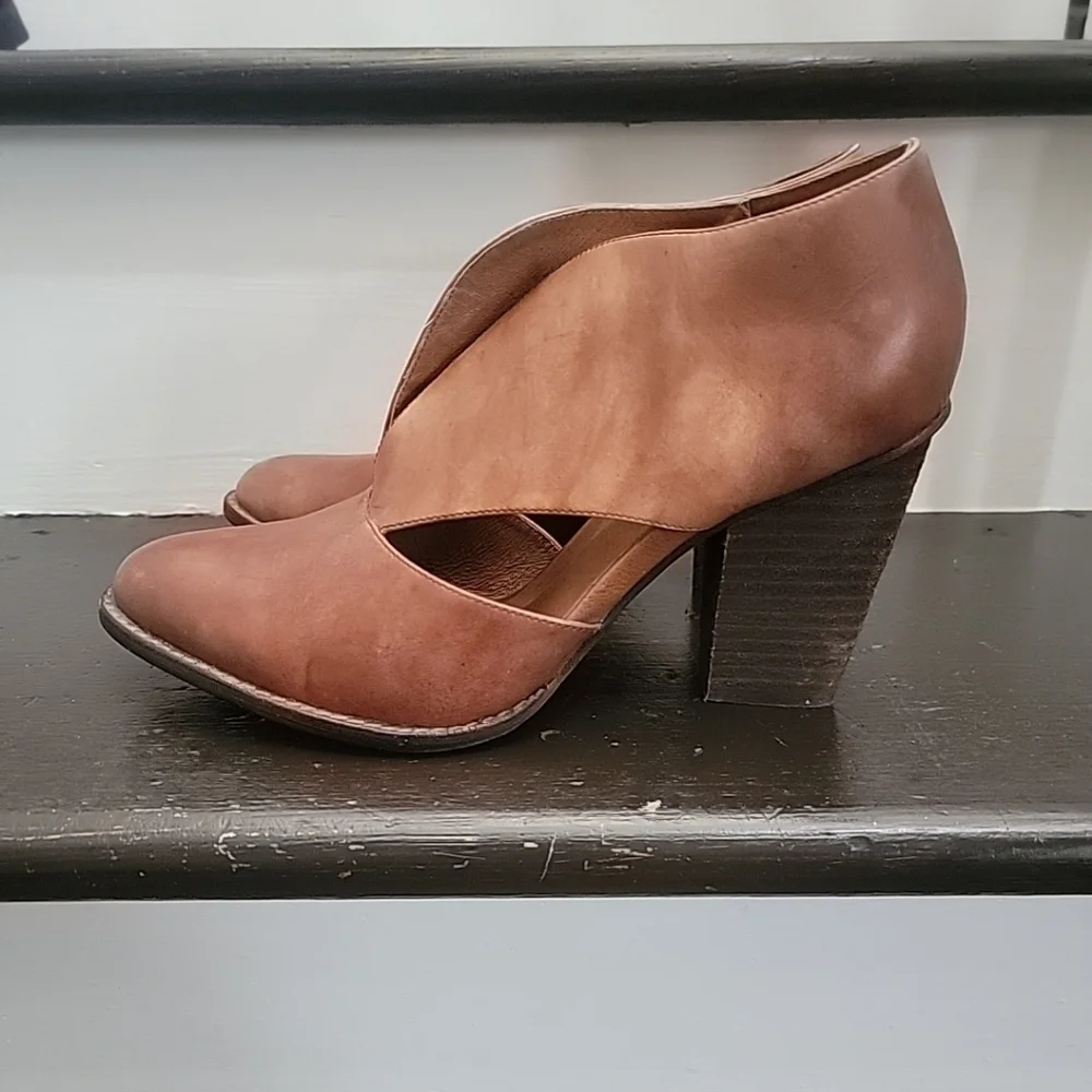 Jeffrey Campbell Free X People Shoes Size 10 Heels Deep V Cutout Leather Boho